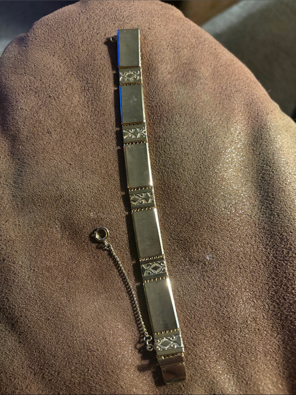 Gold-Tone Women’s Decorative Link Bracelet
